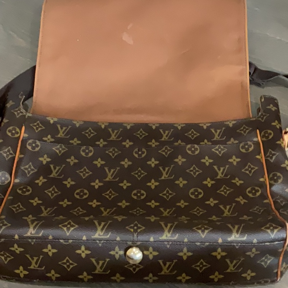 Brown Louis Vuitton Men's Messenger Bag - Picture 6 of 10